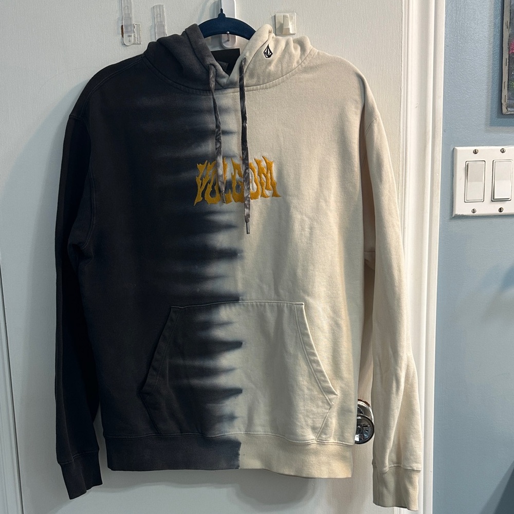 Volcom Black and Cream Split Hoodie PTP 23”